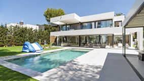 Villa for sale in Rocio de Nagüeles, Marbella Golden Mile