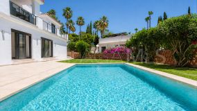Villa for sale in El Rosario, Marbella Est