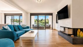Villa for sale in El Rosario, Marbella Est
