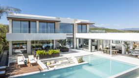 Villa for sale in Casares