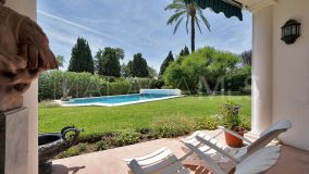 Villa for sale in El Paraiso, Estepona Est