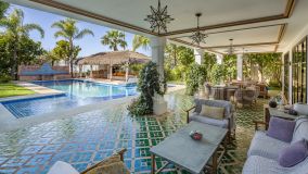 Villa for sale in Aloha, Nueva Andalucia