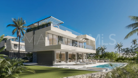 Villa en venta en Lomas del Virrey, Marbella Golden Mile