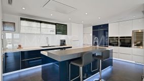 Villa for sale in Las Lomas de Nueva Andalucia