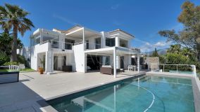 Villa for sale in Las Lomas de Nueva Andalucia