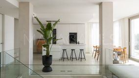 Zweistöckiges Penthouse zu verkaufen in Los Naranjos, Nueva Andalucia