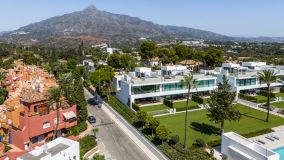 Parvilla for sale in Nueva Andalucia, Marbella