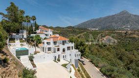 Villa for sale in Las Lomas de Nueva Andalucia