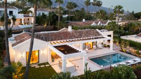 Villa for sale in Los Naranjos Golf, Nueva Andalucia