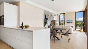 Villa for sale in La Alqueria, Benahavis