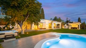 Villa for sale in El Rosario, Marbella Est