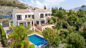 Luxurious and exquisite villa with stunning sea view for sale in La Quinta, Benahavis
