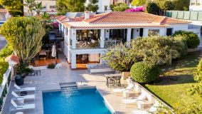 Modern villa for sale in a perfect location, in La Campana, Nueva Andalucia, Marbella