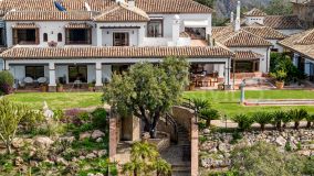 Villa for sale in La Mairena, Marbella Est