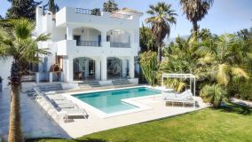 Perfect villa for sale in the ideal location in Nueva Andalucia, Marbella