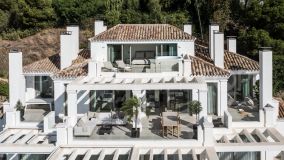 Unique Duplex Penthouse for sale having perfect location and surroundings in Nueva Andalucia, Marbella