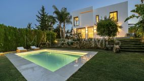 Villa en venta en Nueva Andalucia, Marbella