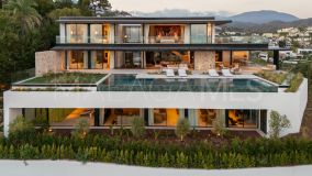 Villa for sale in El Herrojo, Benahavis