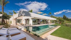 Villa en venta en Nueva Andalucia, Marbella