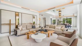 Villa for sale in Altos de Puente Romano, Marbella Golden Mile