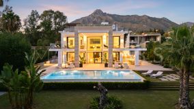 Villa for sale in Altos de Puente Romano, Marbella Golden Mile