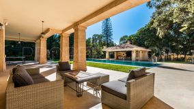 Buy villa in Guadalmina Baja