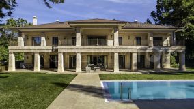 Buy villa in Guadalmina Baja