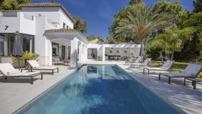 Villa en venta en El Paraiso, Estepona Este