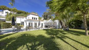 Villa for sale in El Paraiso, Estepona East