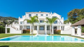 Villa en venta en El Madroñal, Benahavis