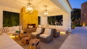 Villa for sale in Nueva Andalucia, Marbella