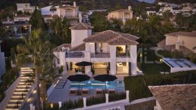 Villa en venta en Nueva Andalucia, Marbella