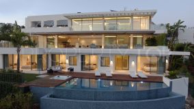 Exceptional panoramic sea and golf views villa in La Quinta, Benahavis