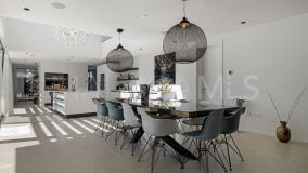 Villa for sale in La Alqueria, Benahavis