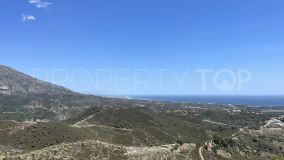 Stunning Plot with Panoramic Sea and Mountain Views for Sale in Real de La Quinta, Benahavis