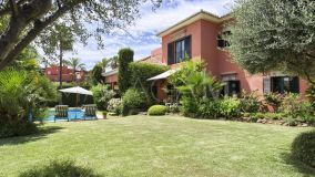 Villa for sale in Altos de Puente Romano, Marbella Golden Mile