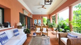 Villa en venta en Altos de Puente Romano, Marbella Golden Mile