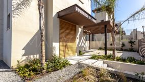 Villa for sale in La Alqueria, Benahavis