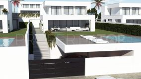 Villa moderna a estrenar cerca de la playa en Puerto de la Duquesa, Manilva