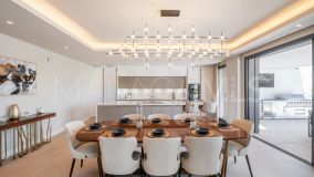 Villa for sale in El Paraiso, Estepona Est