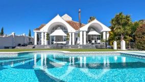 Villa en venta en Aloha, Nueva Andalucia