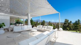 Villa for sale in La Alqueria, Benahavis