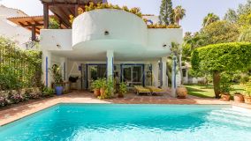 Villa Jumelée for sale in Marbella Hill Club, Marbella Golden Mile