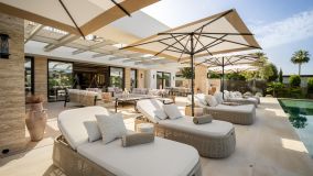 Villa for sale in Aloha, Nueva Andalucia