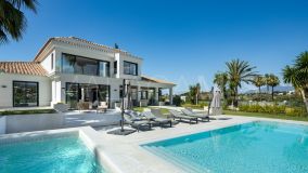 Villa en venta en Nueva Andalucia, Marbella