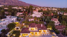 Villa en venta en Nueva Andalucia, Marbella