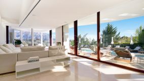 Villa for sale in Nueva Andalucia, Marbella