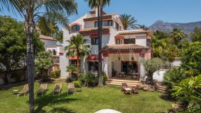 Villa for sale in Altos de Puente Romano, Marbella Golden Mile