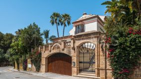 Villa for sale in Altos de Puente Romano, Marbella Golden Mile