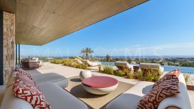 Villa for sale in El Herrojo, Benahavis